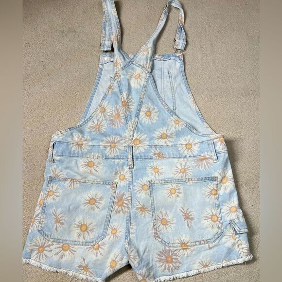 No boundaries women’s Jean Overalls with daisy pattern - Picture 8 of 10